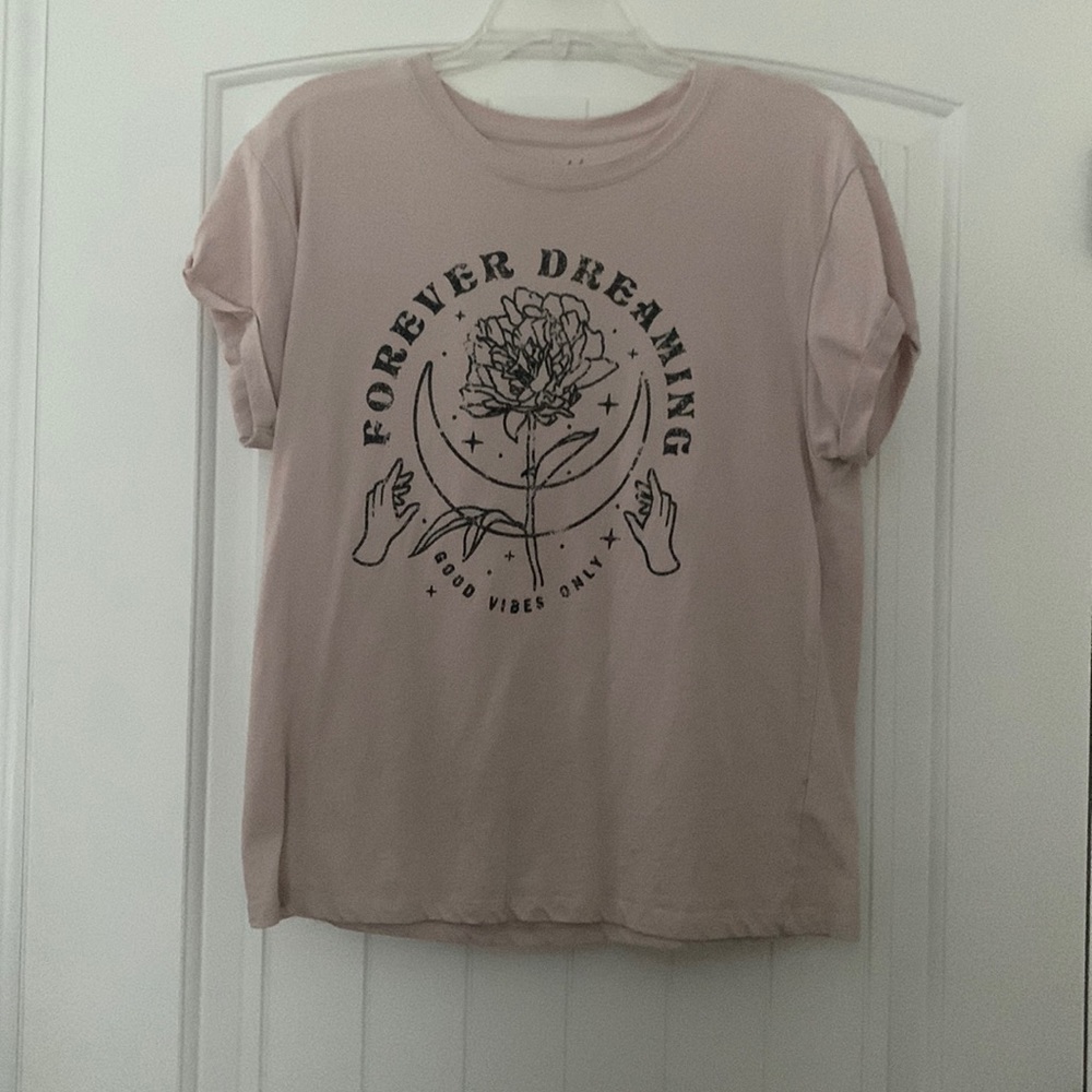 Light pink t-shirt